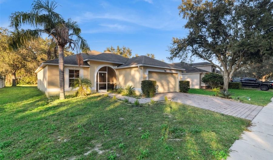 816 BARRISTER Dr, Auburndale, FL 33823 - 3 Beds, 2 Bath