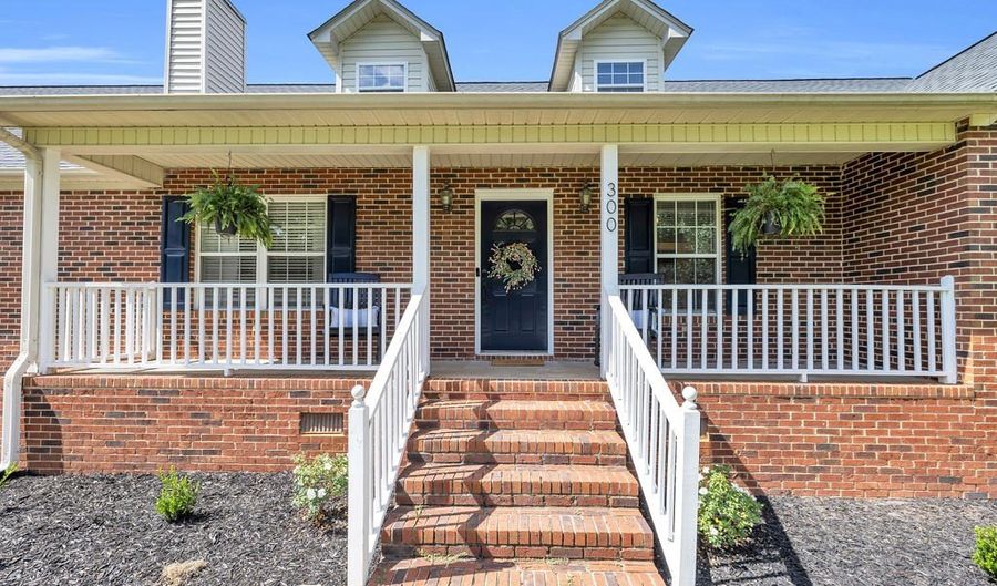 300 Westwood Rd, Abbeville, SC 29620 - 4 Beds, 3 Bath