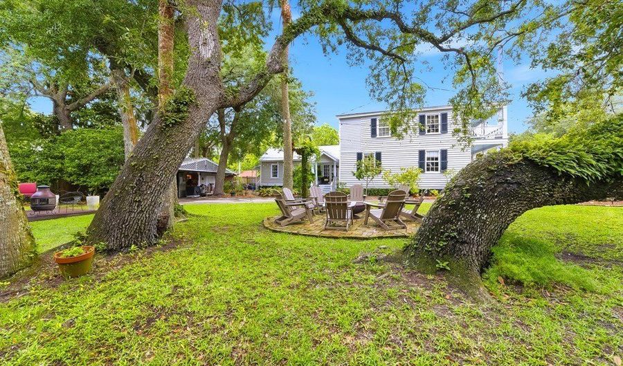 128 4th St, Apalachicola, FL 32320 - 4 Beds, 3 Bath