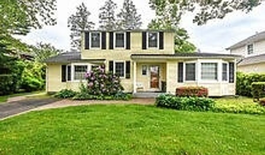77 Amherst Rd, Albertson, NY 11507 - 4 Beds, 3 Bath