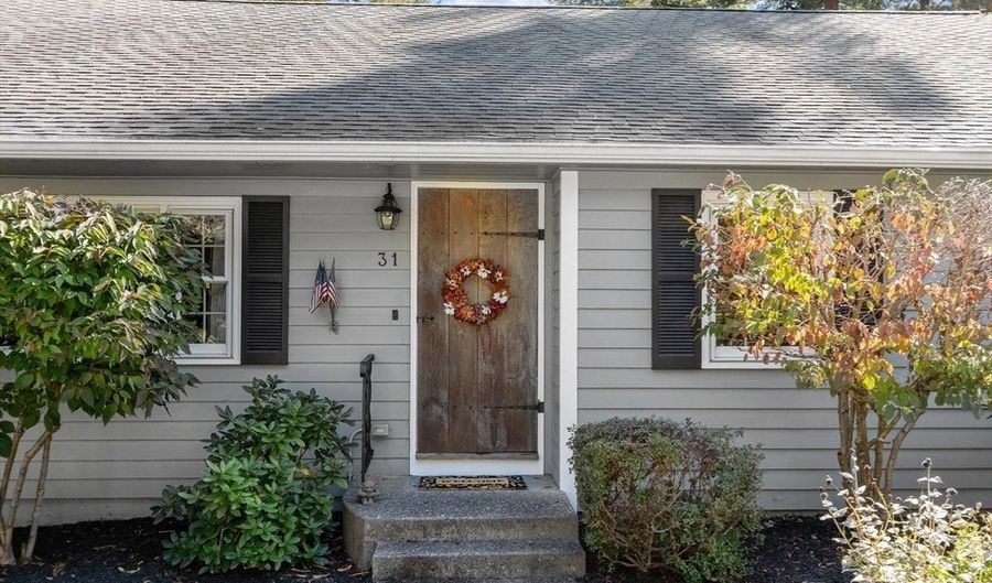 31 Mohawk Dr, Acton, MA 01720 - 4 Beds, 2 Bath