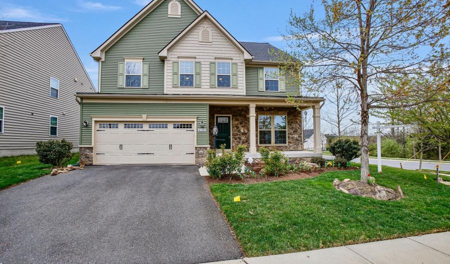 41597 HOFFMAN Dr, Aldie, VA 20105 - 4 Beds, 4 Bath