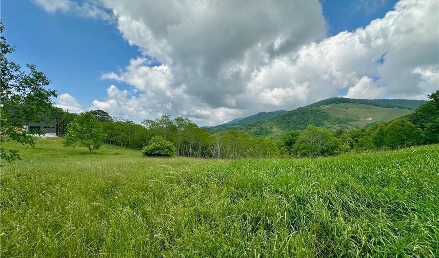 Tbd Sky Rock Trail, Banner Elk, NC 28604 - 0 Beds, 0 Bath