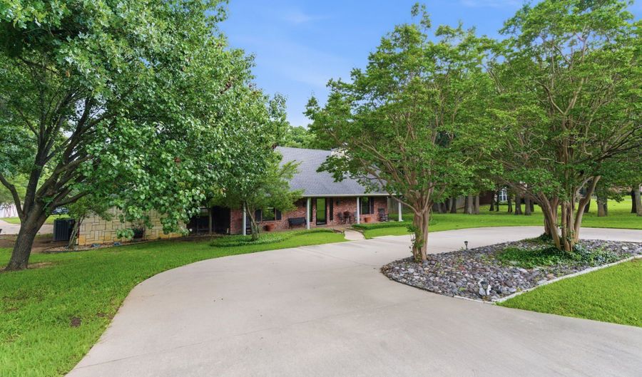 7512 Woodland Dr, Alvarado, TX 76009 - 4 Beds, 3 Bath