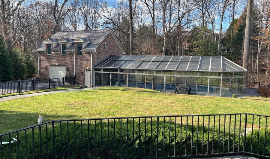 9049 HOLLY LEAF Ln, Bethesda, MD 20817 - 6 Beds, 8 Bath