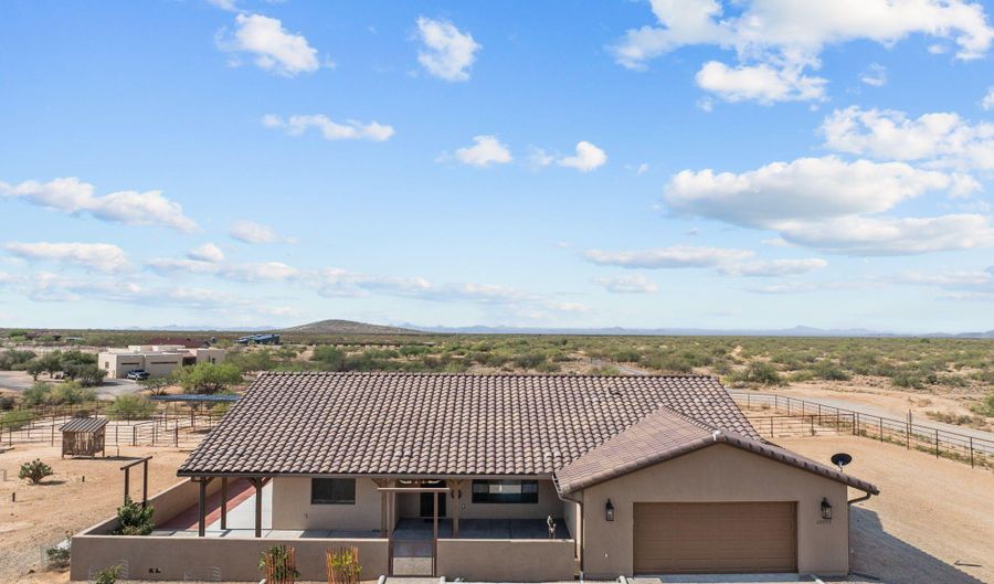 27755 S SLICK FORK Trl, Congress, AZ 85332 - 3 Beds, 2 Bath