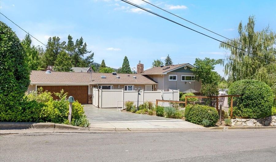 1059 Terra Ave, Ashland, OR 97520 - 4 Beds, 3 Bath