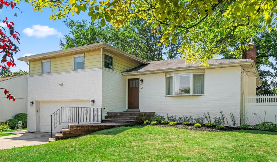 2 Lydia Ct, Albertson, NY 11507 - 3 Beds, 3 Bath