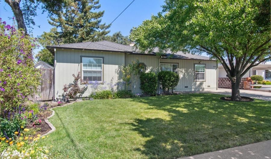 1039 Stevenson St, Santa Rosa, CA 95404 - 6 Beds, 3 Bath