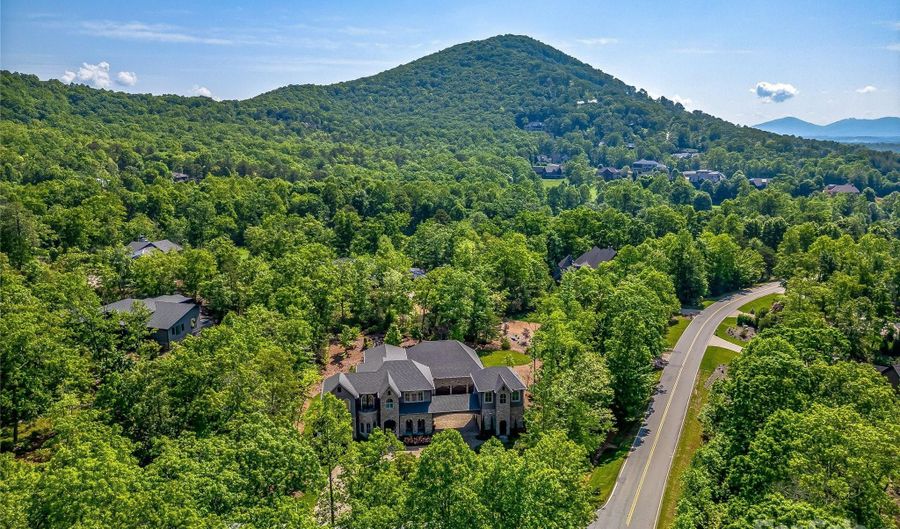 1905 White Tree Trl, Arden, NC 28704 - 4 Beds, 4 Bath