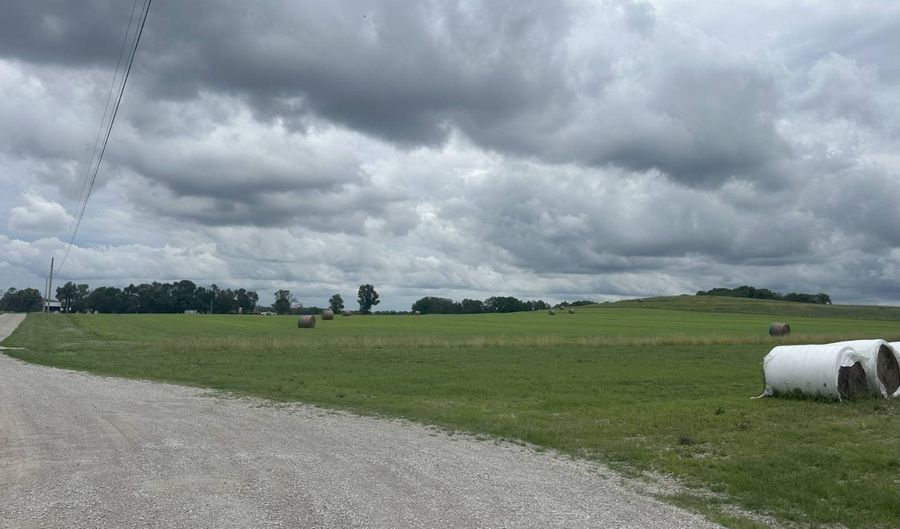 7420 NE County Rd, Adrian, MO 64720 - 3 Beds, 3 Bath