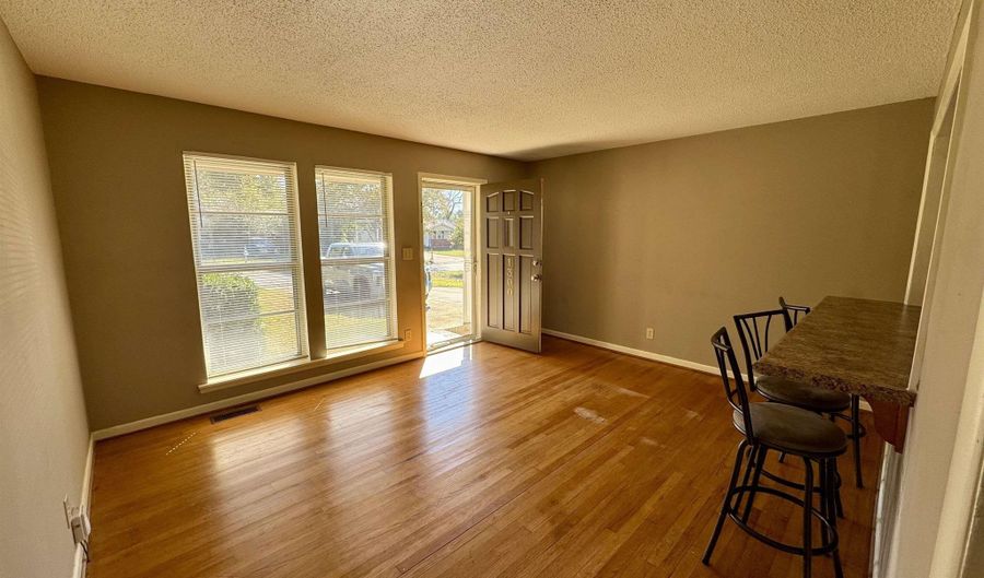 1300 7th Ave, Athens, AL 35611 - 3 Beds, 2 Bath