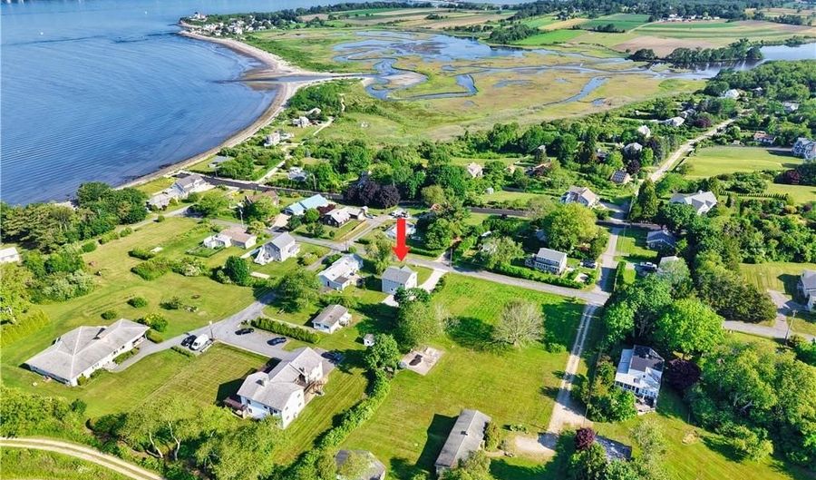 24 Seaspray Way, Little Compton, RI 02837 - 2 Beds, 3 Bath