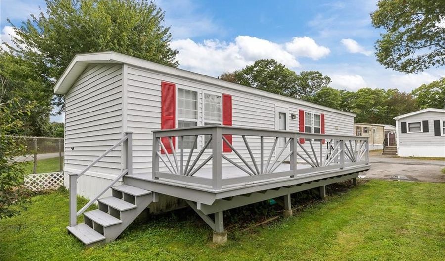 841 Forest Park Ave, Middletown, RI 02842 - 1 Beds, 1 Bath