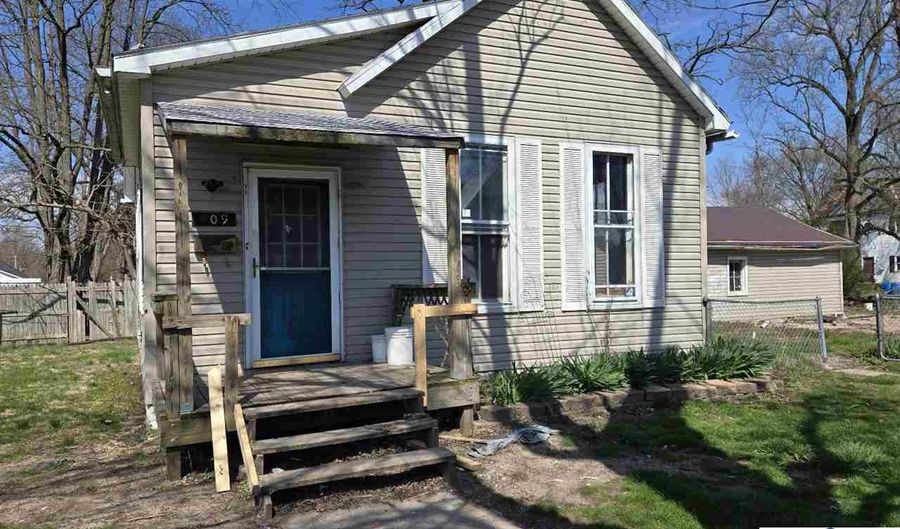 409 Sycamore St, Clinton, IN 47842 - 2 Beds, 1 Bath