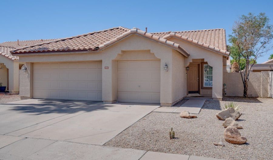 954 W MORELOS St, Chandler, AZ 85225 - 3 Beds, 2 Bath