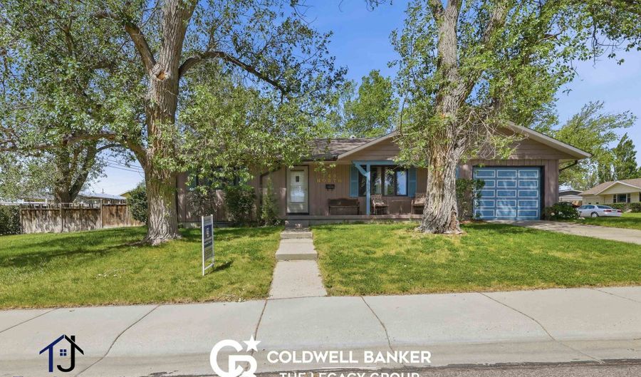 148 N Sinclair Pl, Casper, WY 82609 - 4 Beds, 2 Bath