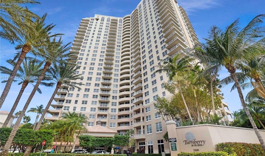 19501 W Country Club Dr 1610, Aventura, FL 33180 - 2 Beds, 2 Bath