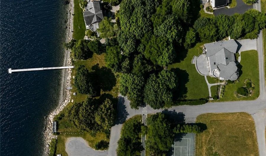 19 Ledge Rd, Bristol, RI 02809 - 4 Beds, 4 Bath