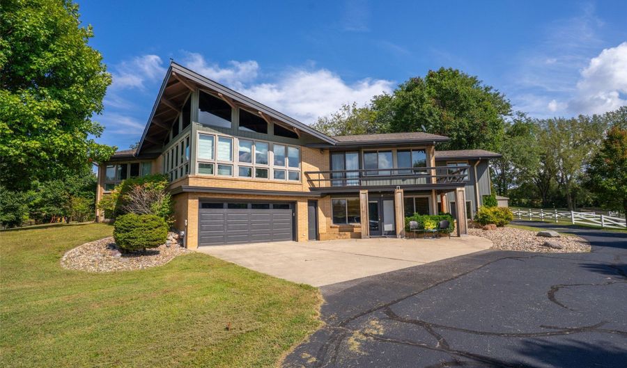 4175 NE 64th St, Altoona, IA 50009 - 4 Beds, 5 Bath