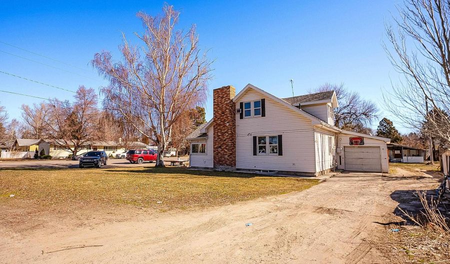 281 W Custer Ave, Aberdeen, ID 83210 - 4 Beds, 2 Bath
