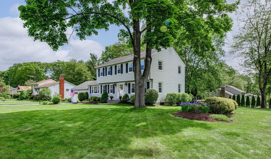 320 Spruce St, Cheshire, CT 06410 - 4 Beds, 3 Bath