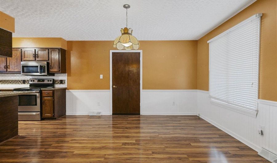 363 W G Talley Rd, Alvaton, KY 42122 - 3 Beds, 2 Bath