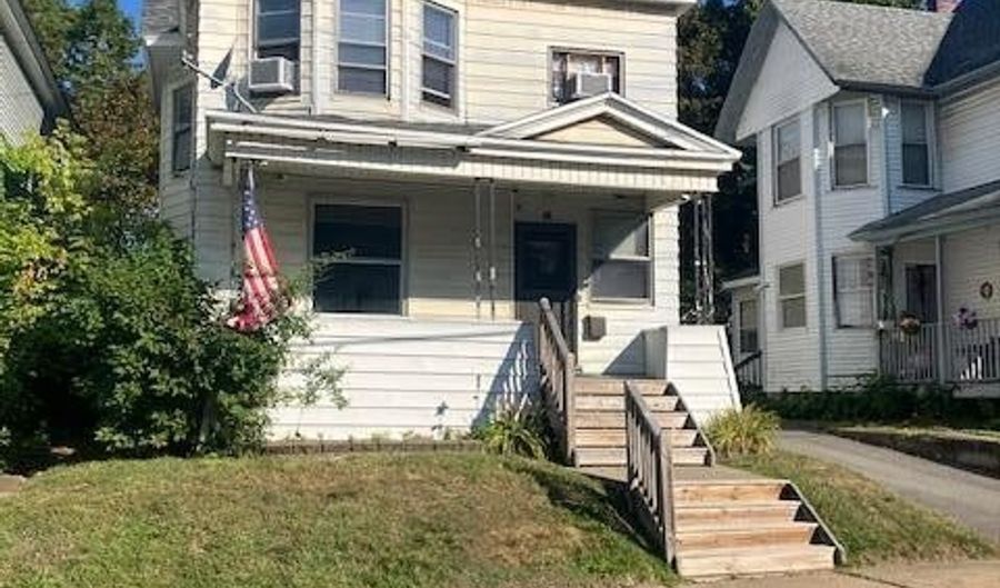 10 Thomas St, Amsterdam, NY 12010 - 4 Beds, 2 Bath