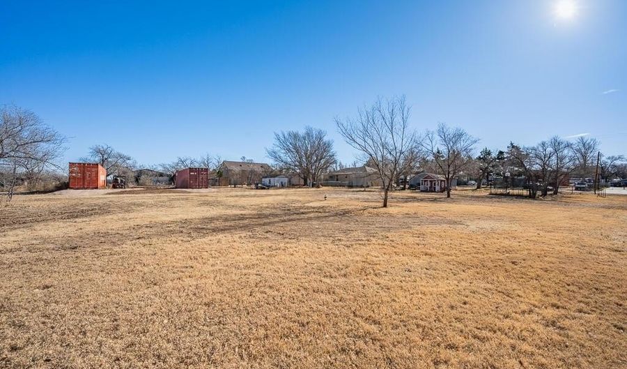 530 W STUDEBAKER Ave, Amarillo, TX 79108 - 3 Beds, 2 Bath