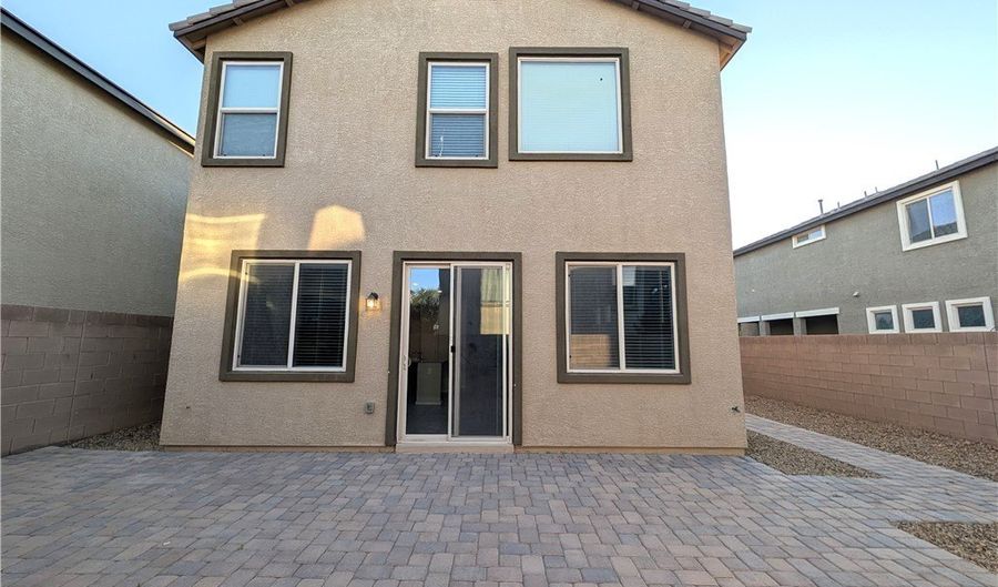 9336 S Chieftain St, Las Vegas, NV 89178 - 4 Beds, 3 Bath