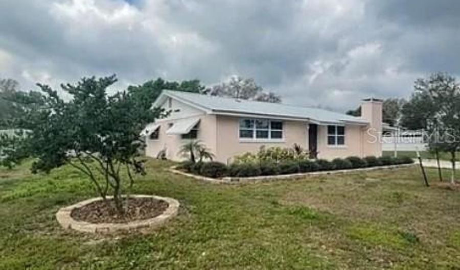 1305 CARR Dr, Auburndale, FL 33823 - 3 Beds, 2 Bath