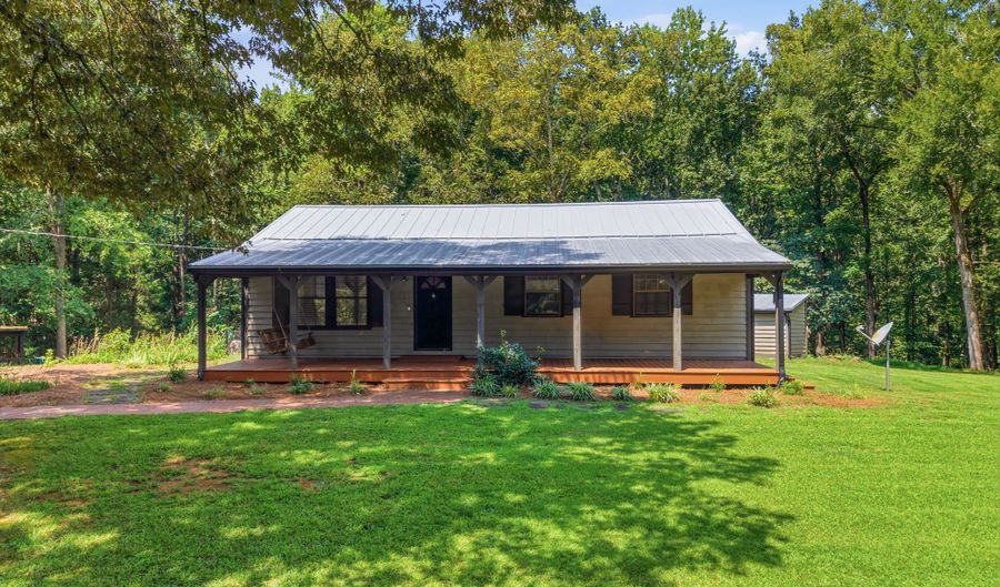 736 Wolfskin Rd, Arnoldsville, GA 30619 - 3 Beds, 2 Bath