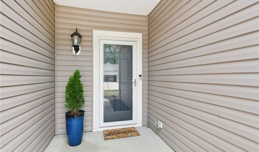 523 Arbor Ln, Copley, OH 44321 - 2 Beds, 2 Bath