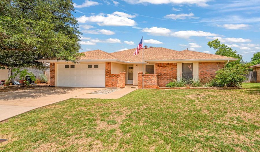 7641 John Carroll Dr, Abilene, TX 79606 - 3 Beds, 2 Bath