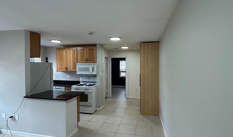 2301 FARRINGTON Ave 03-301, Alexandria, VA 22303 - 1 Beds, 1 Bath
