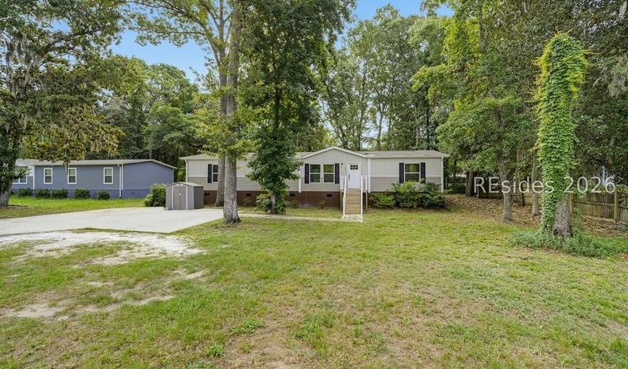 96 Sams Point Rd, Beaufort, SC 29907 - 4 Beds, 2 Bath