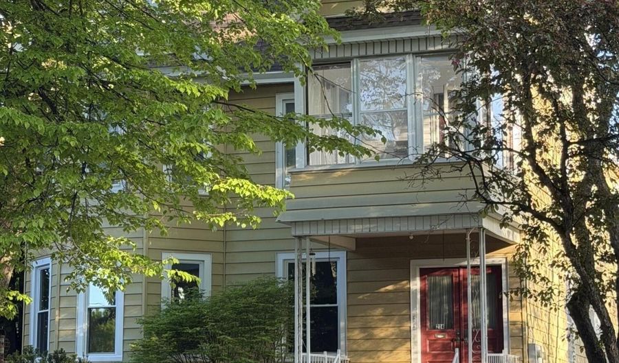 214 Market St Floor 1, Amsterdam, NY 12010 - 3 Beds, 2 Bath