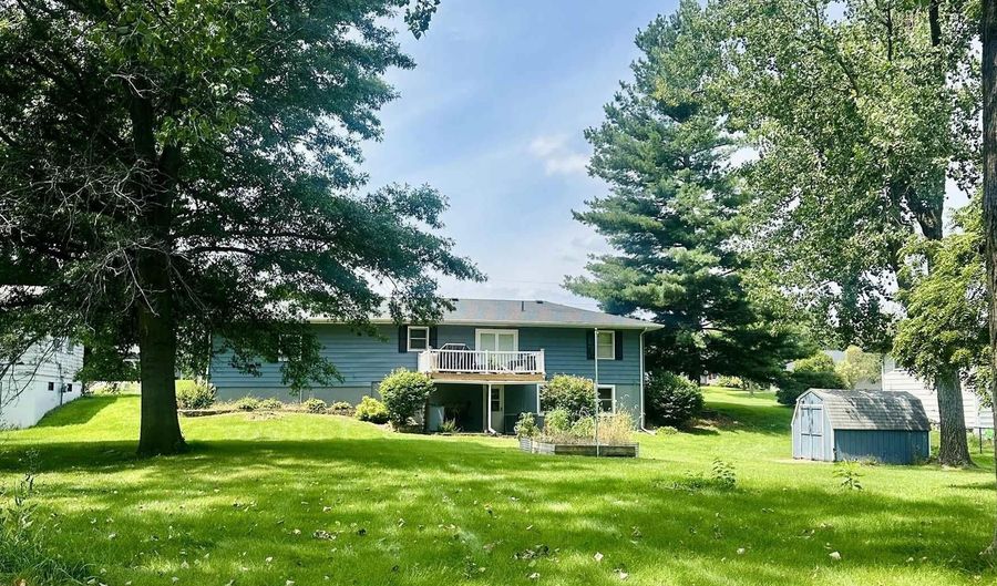 510 N Vine St, Agency, IA 52530 - 4 Beds, 2 Bath