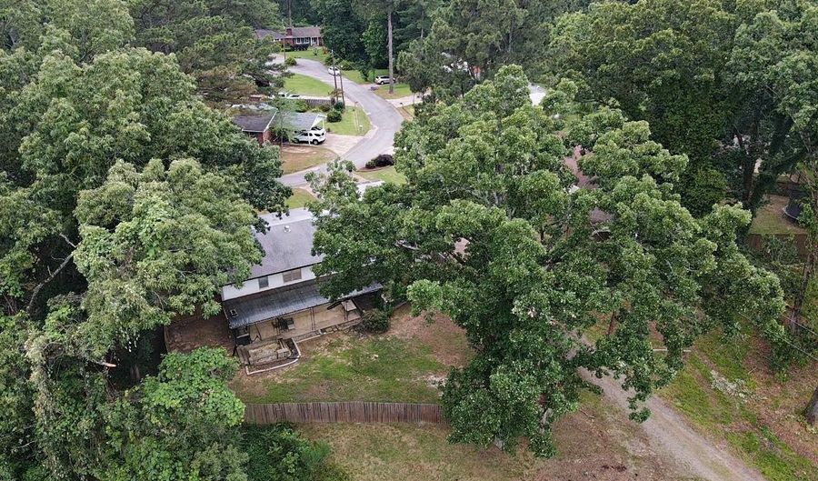 6 Pinewood Dr, Arkadelphia, AR 71923 - 4 Beds, 3 Bath