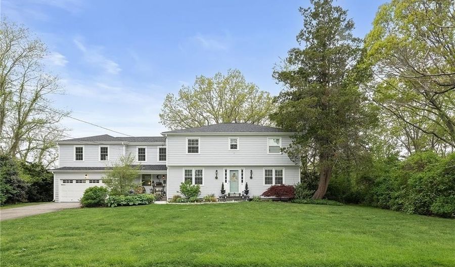 21 Preston Dr, Barrington, RI 02806 - 4 Beds, 3 Bath