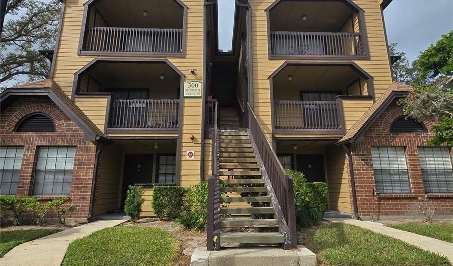 300 LAKEPOINTE Dr 204, Altamonte Springs, FL 32701 - 1 Beds, 1 Bath