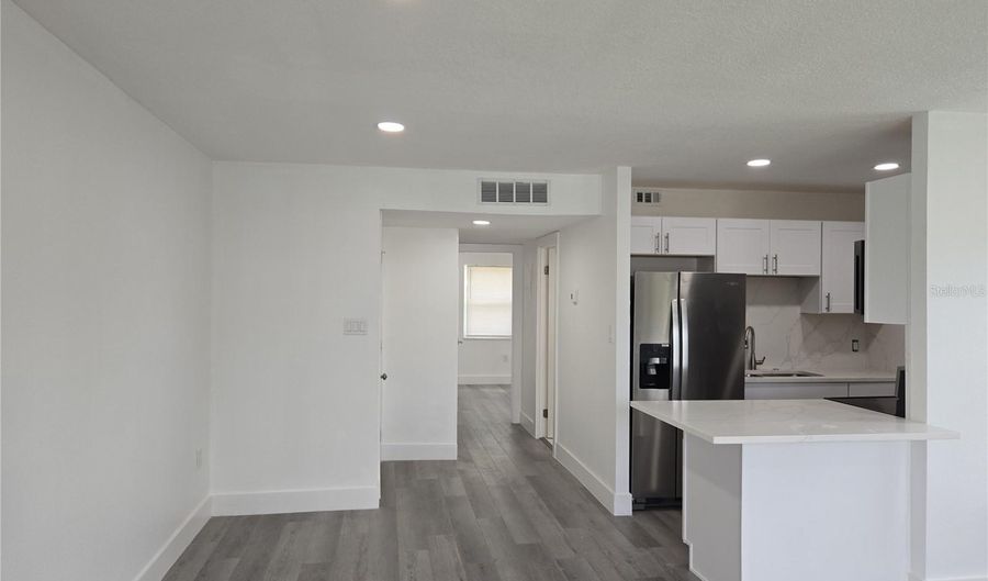 355 S MCMULLEN BOOTH Rd 114-A, Clearwater, FL 33759 - 1 Beds, 1 Bath