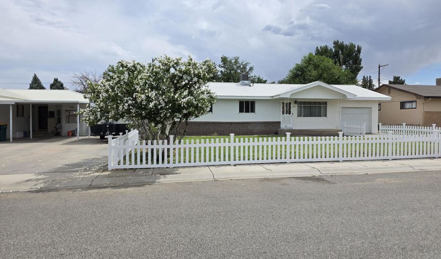 906 TOWNSEND Ave, Aztec, NM 87410 - 3 Beds, 2 Bath