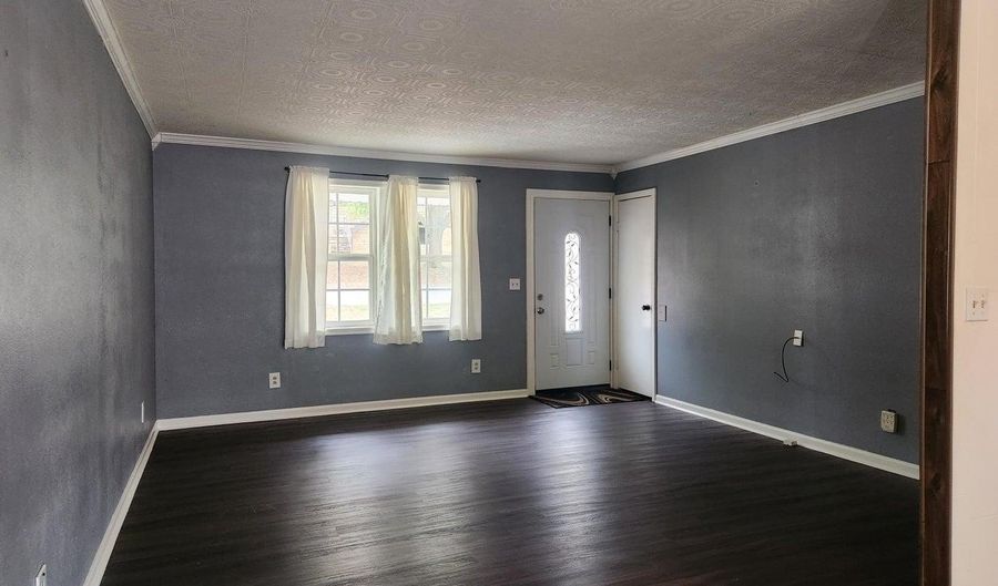 355 W Morrow St, Batesville, AR 72501 - 3 Beds, 2 Bath