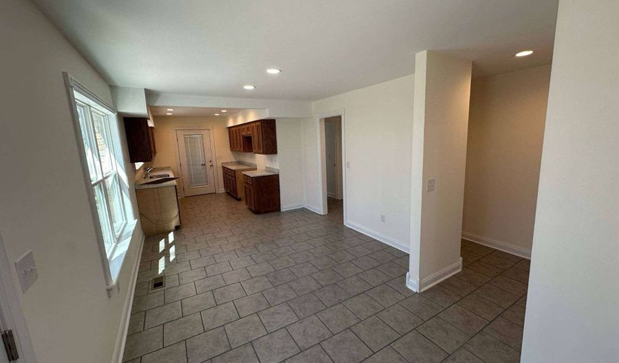 251 S Taxiway Dr, Albany, KY 42602 - 2 Beds, 2 Bath