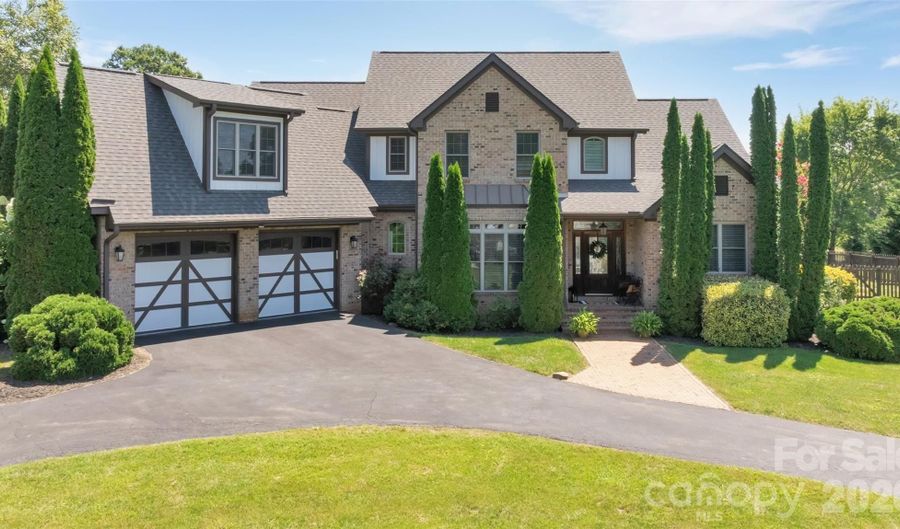 37 Carland Dr, Arden, NC 28704 - 4 Beds, 4 Bath