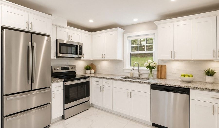 39 Pinehurst, Auburn, MA 01501 - 3 Beds, 3 Bath