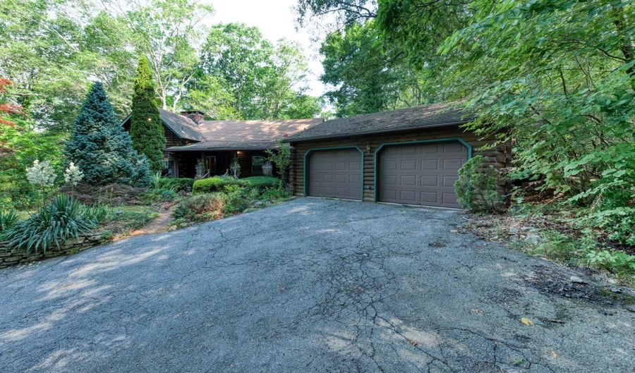 59 Ulasik Rd, Canterbury, CT 06331 - 4 Beds, 2 Bath