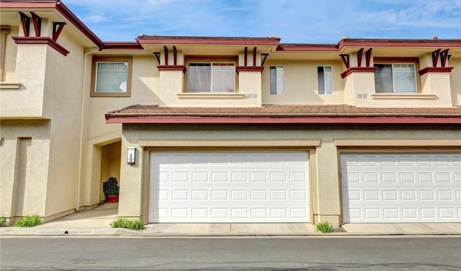 9 Mosaic, Aliso Viejo, CA 92656 - 2 Beds, 3 Bath