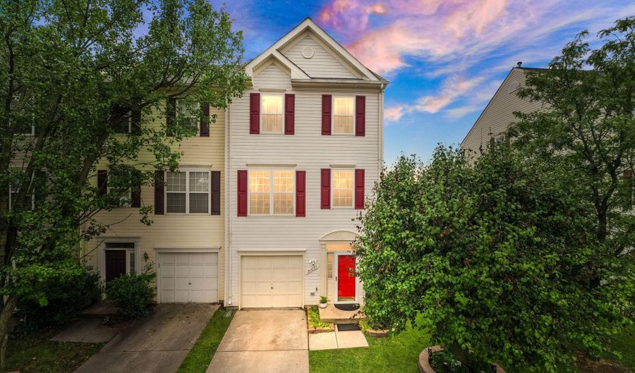 21071 MOSSY GLEN Ter, Ashburn, VA 20147 - 2 Beds, 3 Bath